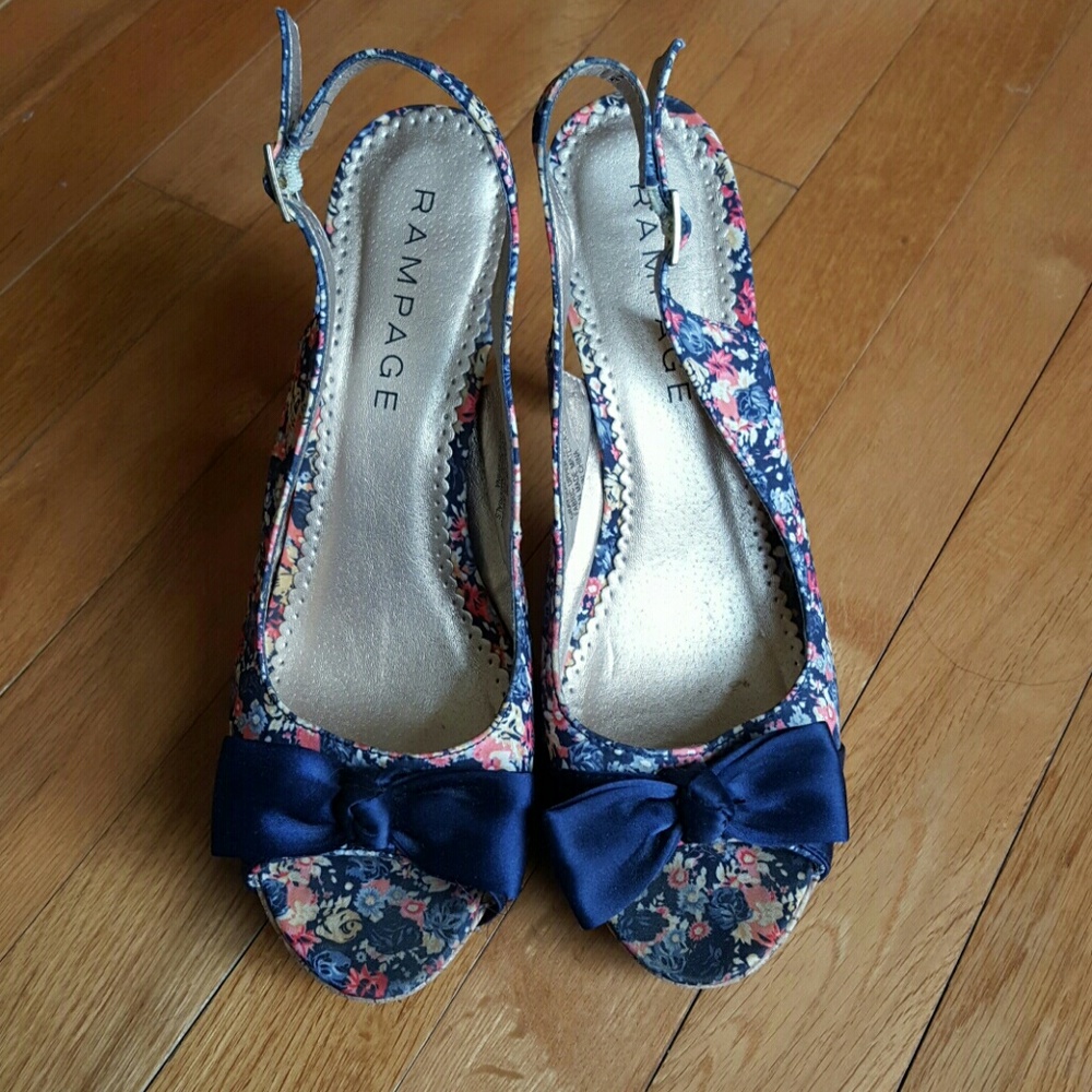 Rampage Grayson Navy Floral Slingbacks