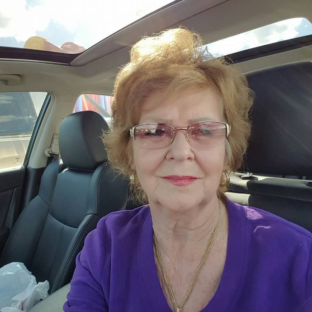 Meet your Posher, Dena