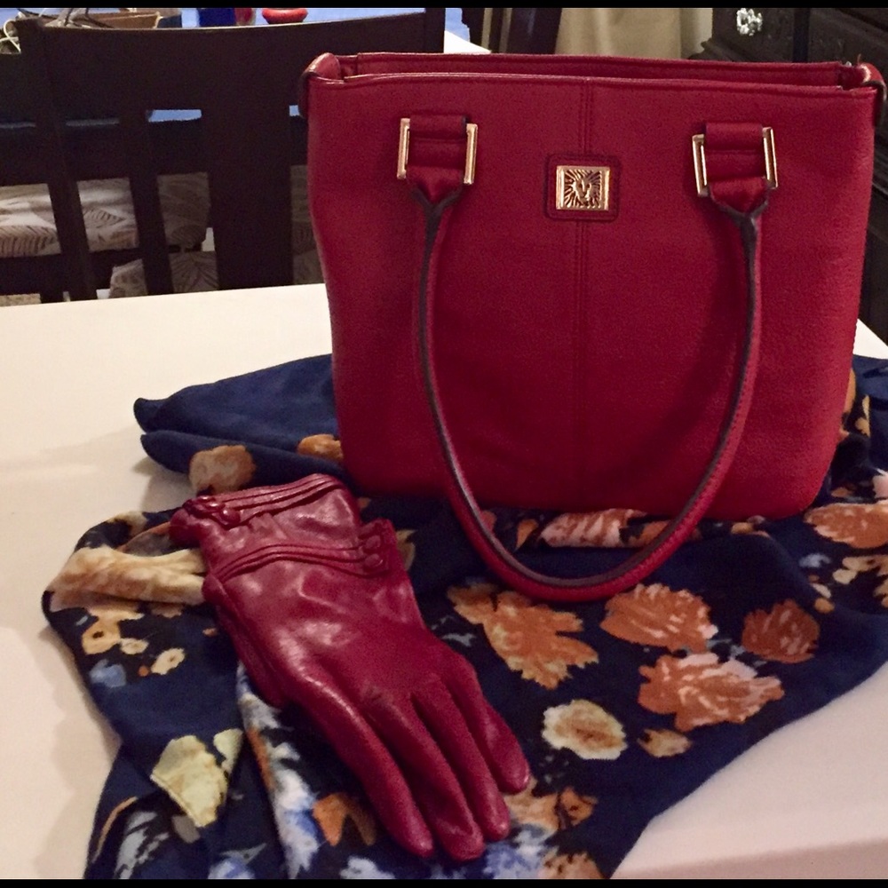 Red bucket purse