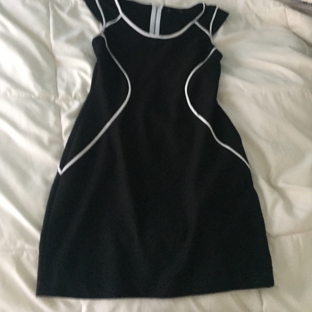 Black and white bodycon dress