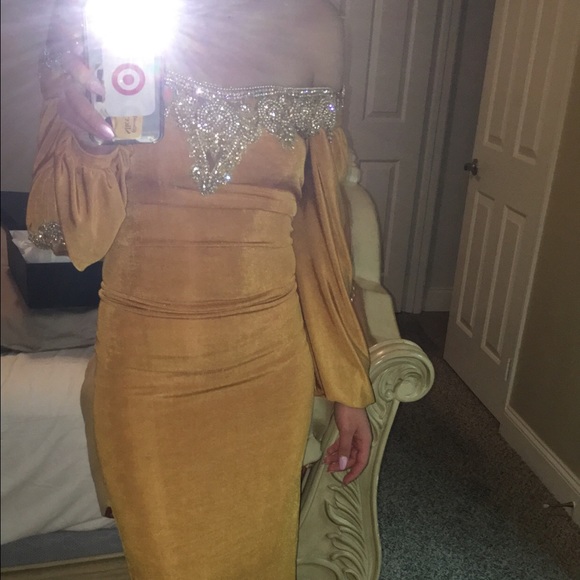 Backless long sleeve custom made dress - Picture 5 of 8