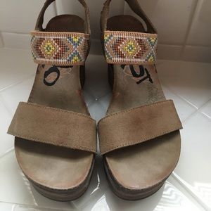 OTBT Aztec patterned wedges