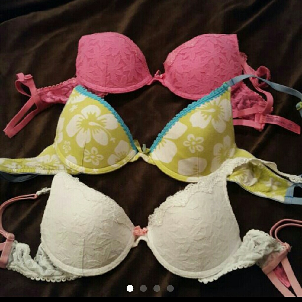34B bra lot