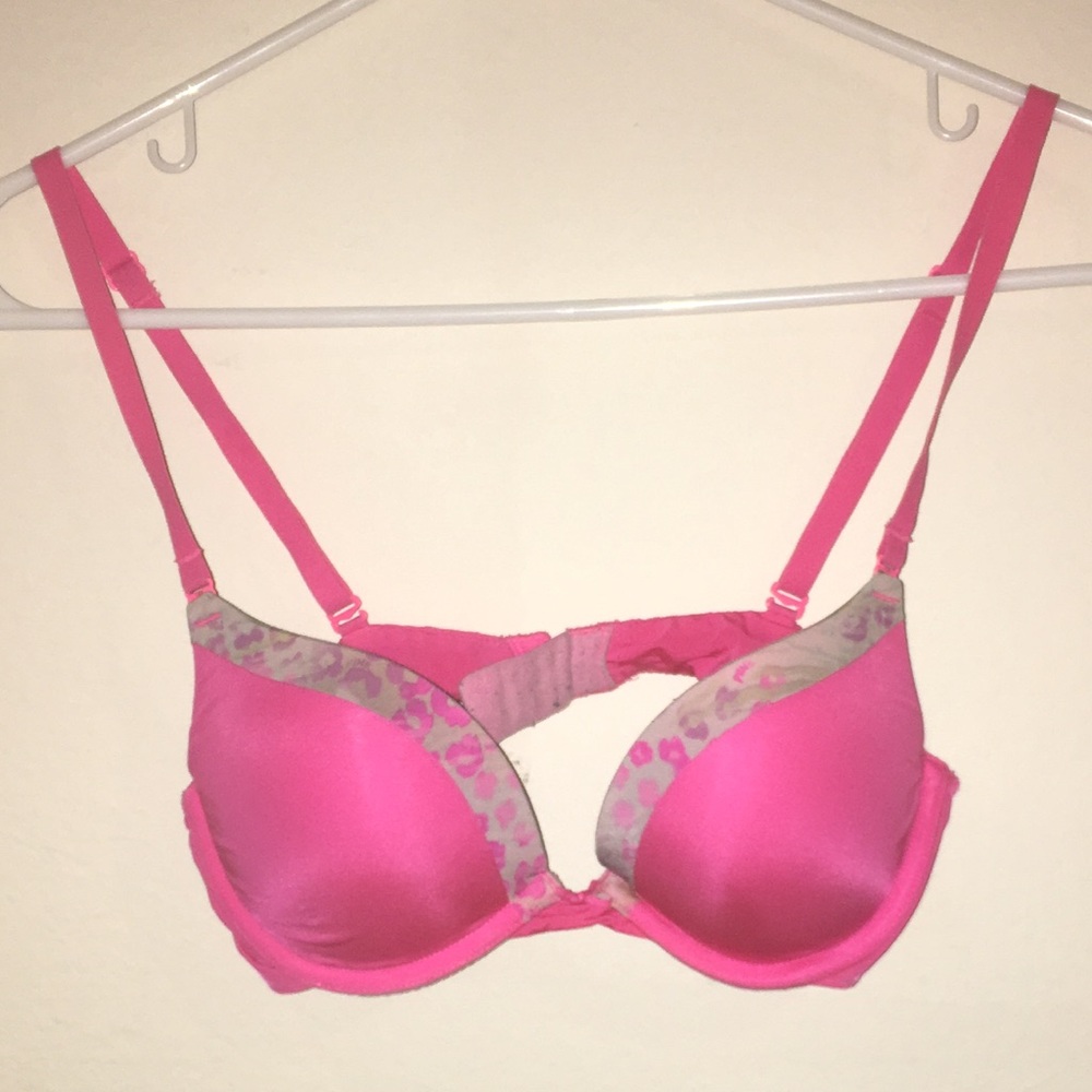 32B PINK campus push up bra !