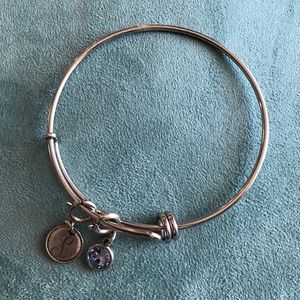 Blooming bracelet with "S" and blue charms