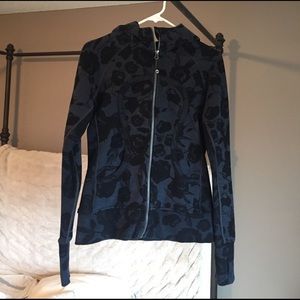 Lululemon Scuba Hoodie size 6