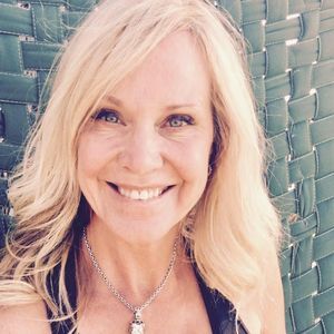 Meet your Posher, Debi