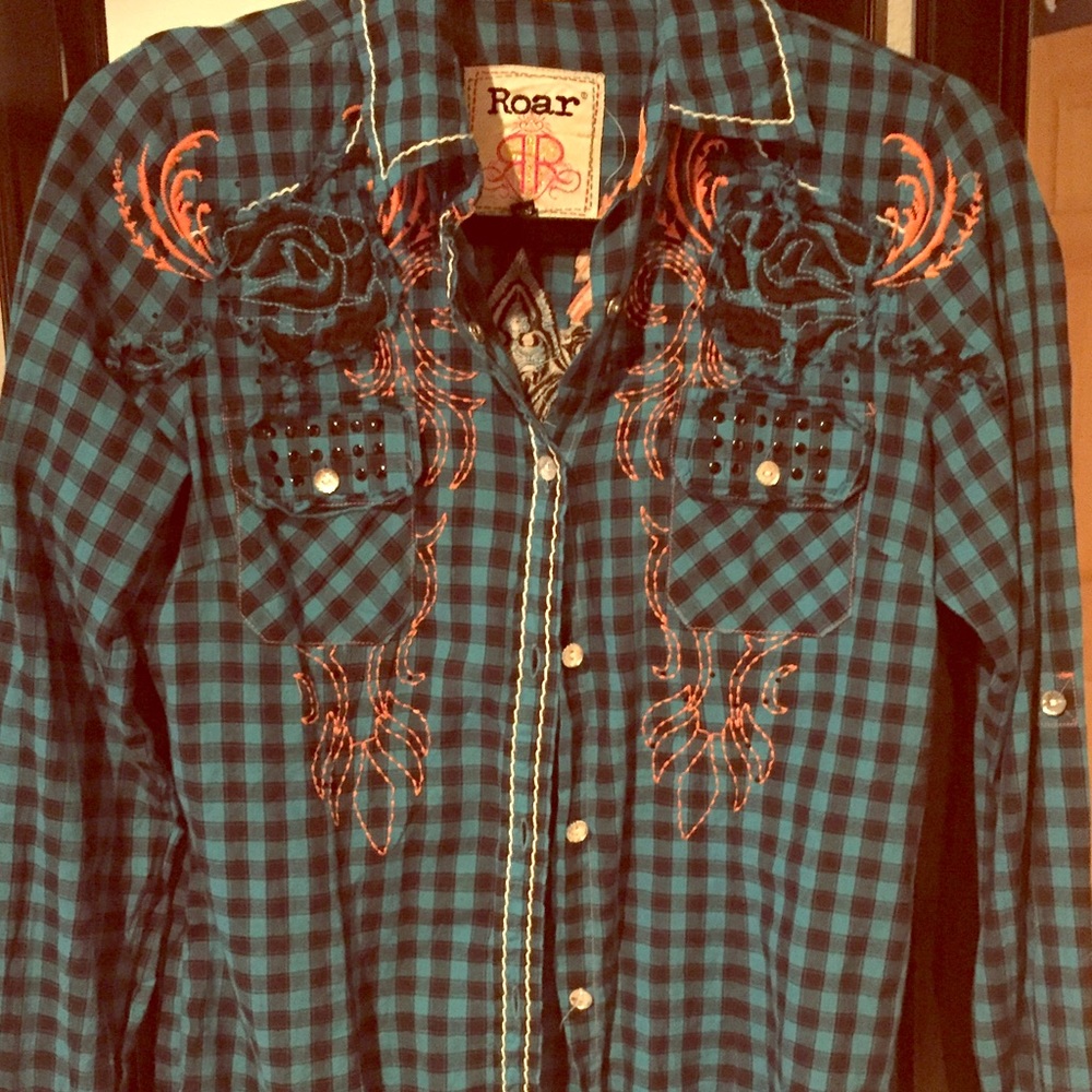 Roar women's shirt NWOT