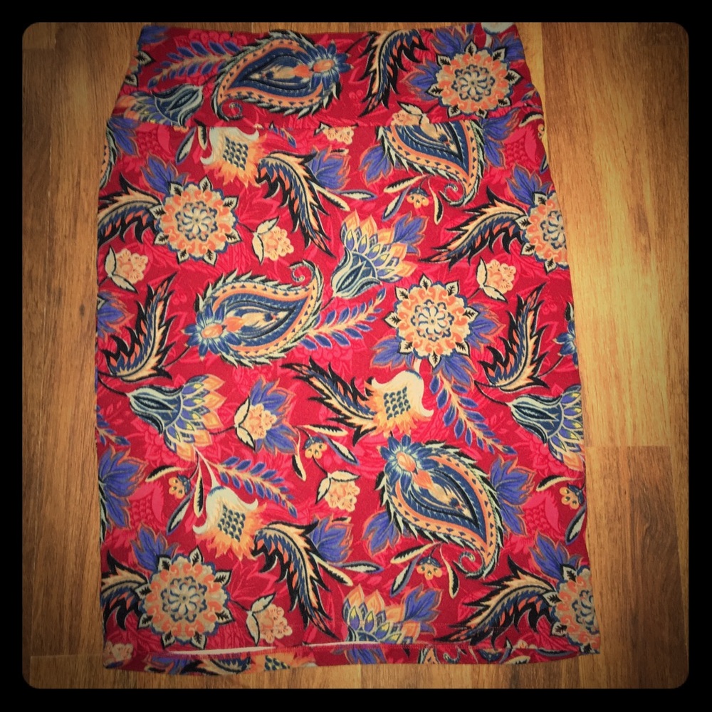 LuLaRoe M Cassie. NWOT. Stunning floral.