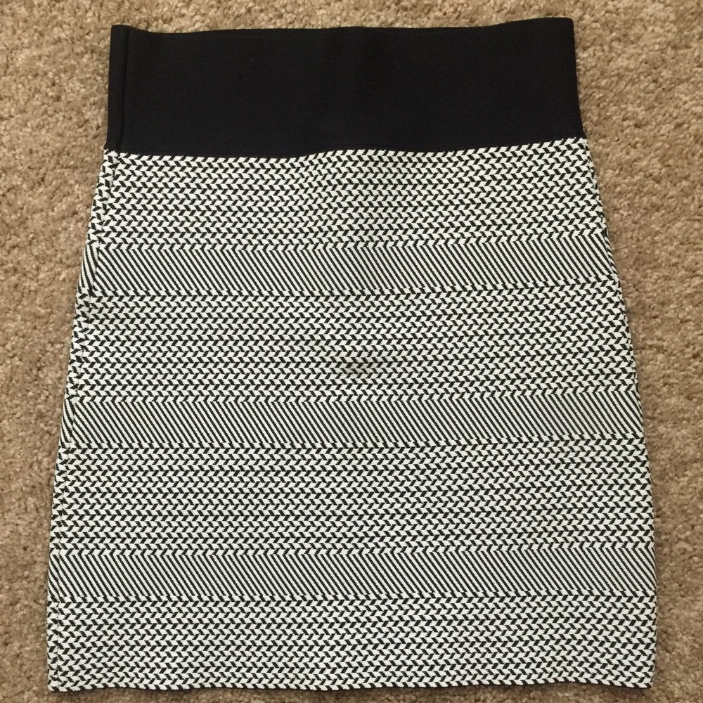 BCBG Textured Power Skirt
