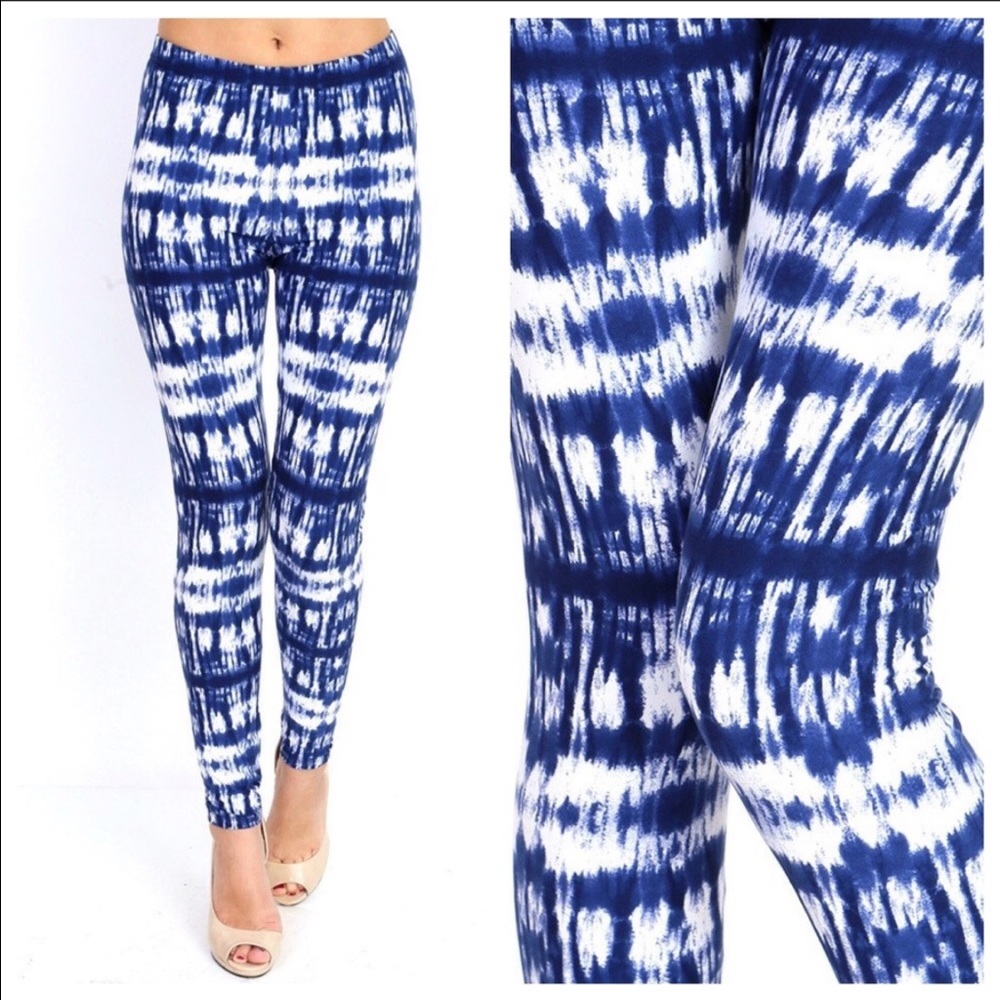 💲✂️ LAST PAIR NAVY AND WHITE LEGGINGS OS