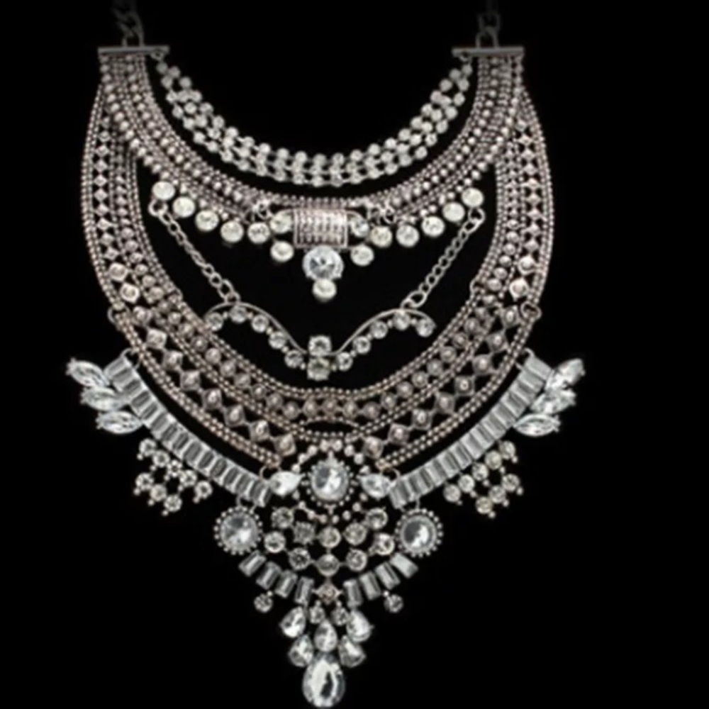 SOLD! NWT Statement Necklace Silver