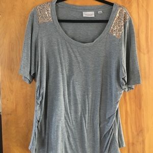 Gray tshirt with gold sequins