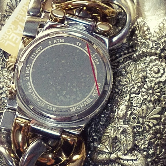 🍃⚘Michael Kors⚘🍃Gold~Silver Chronograph Watch - Picture 3 of 8