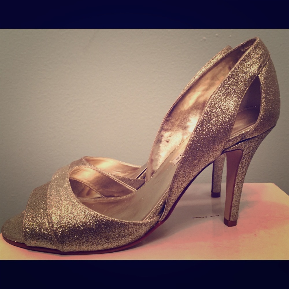 Caparros heels in gold