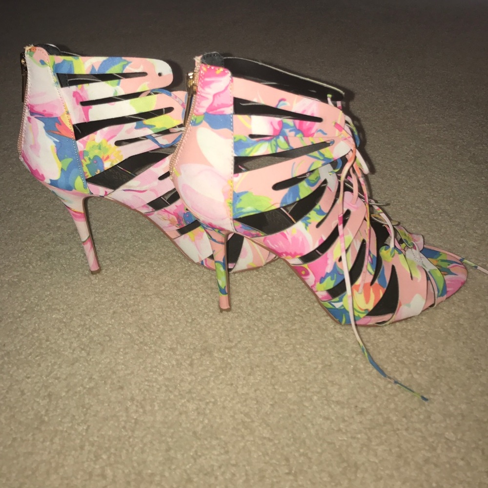 Kylie and Kendall Multicolored lace up heels