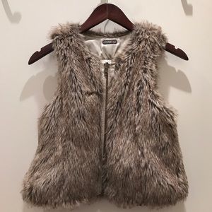 Catamini Faux Fur Vest size 5