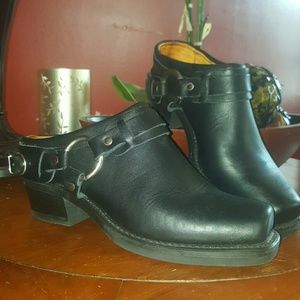 FRYE HARNESS BELTED MULE