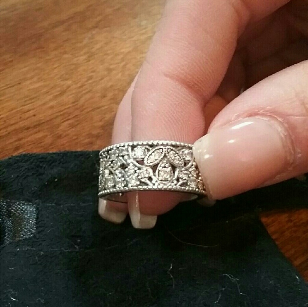 Pandora Shimmering Leaves Ring