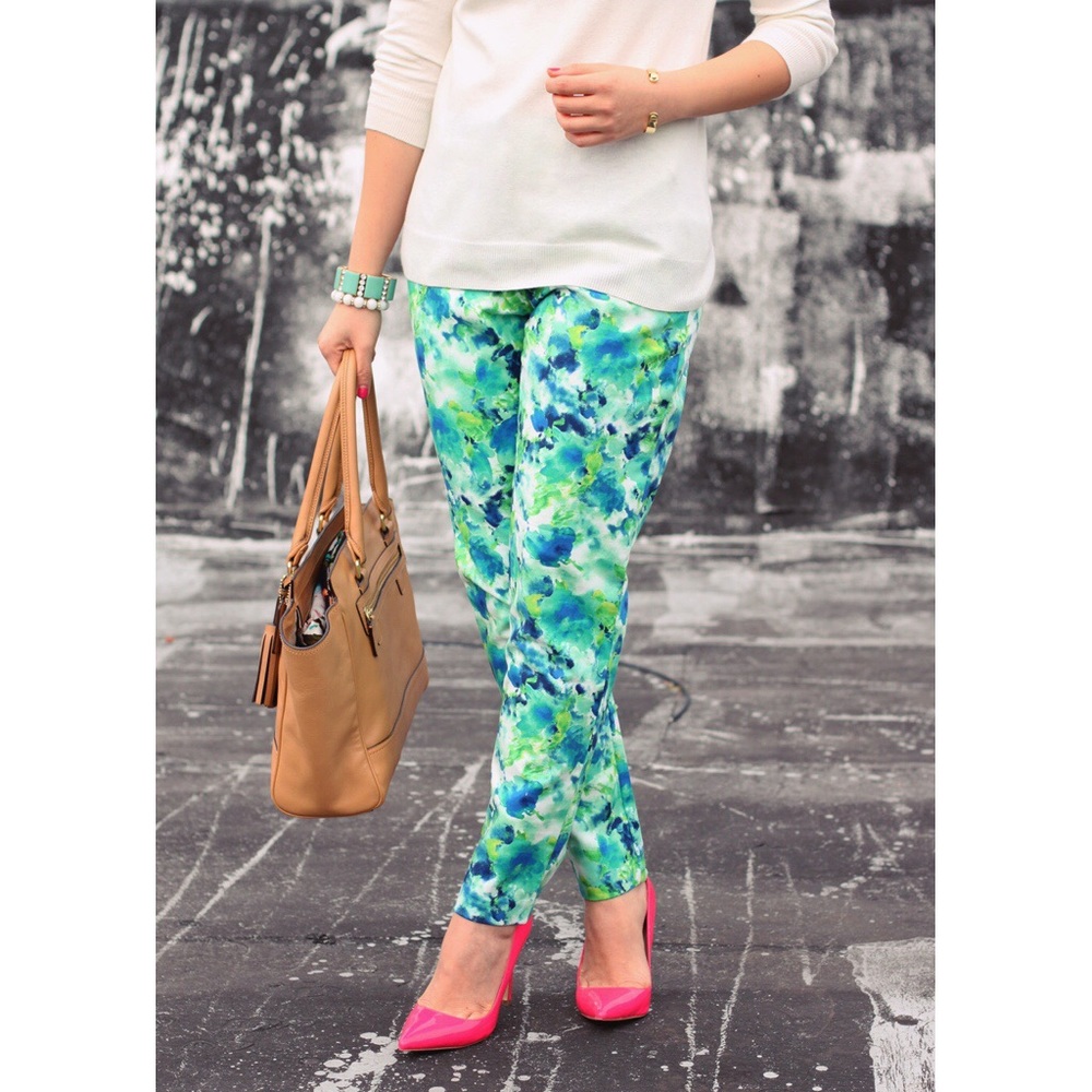 Sale ❗️Forever 21 Floral Print Pants ✨✨