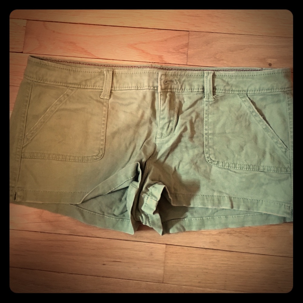 Green Hollister shorts size 7