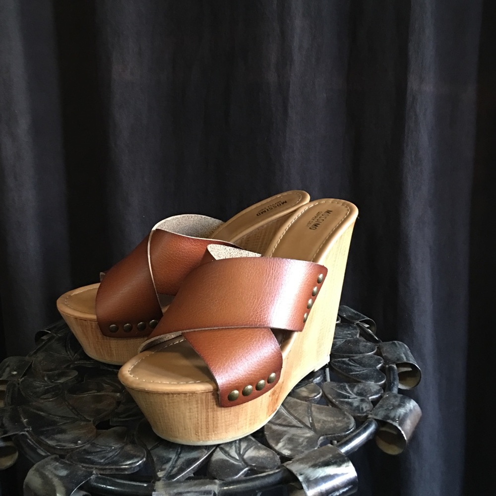 Wedge heels