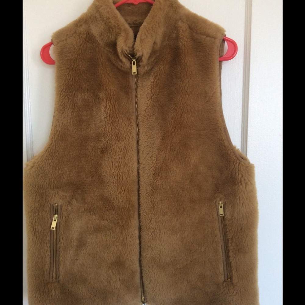 Tan j crew plush fleece excursion vest