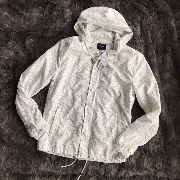 Forever 21 Jackets & Coats - NWT ⭐️ Geo Print Windbreaker Forever 21 Jackets & Coats - NWT ⭐️ Geo Print Windbreaker