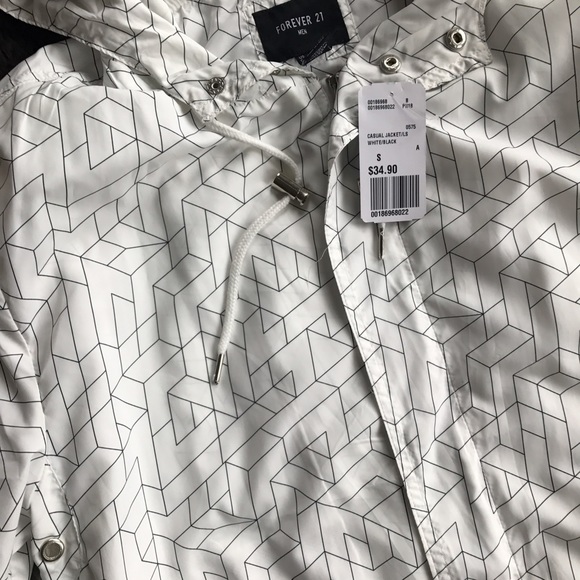 Forever 21 Jackets & Coats - NWT ⭐️ Geo Print Windbreaker Forever 21 Jackets & Coats - NWT ⭐️ Geo Print Windbreaker