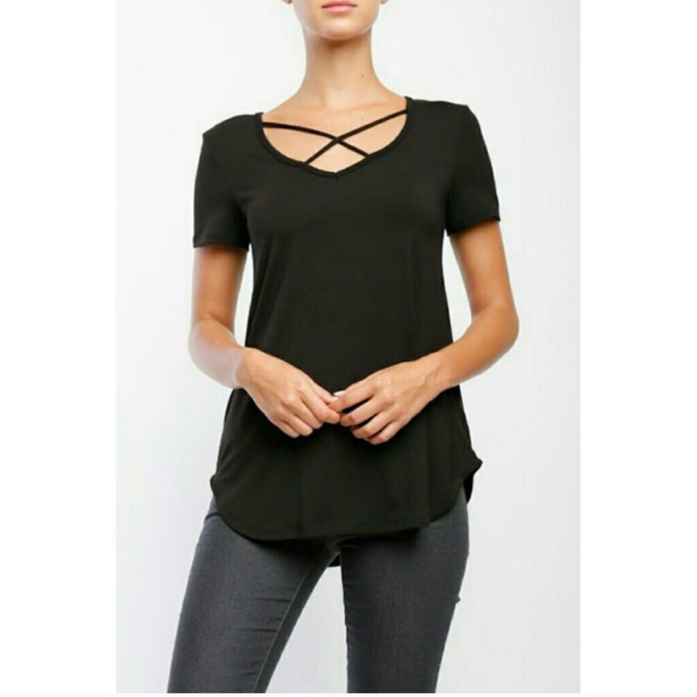 Black criss cross tee NWT