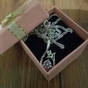 VERY NICE SILVER NECKLACE WITH PENDANT