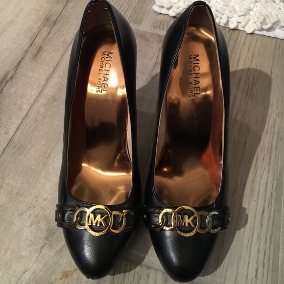 MICHAEL Michael Kors Shoes - 🌟Last Price Reduction!🌟Michael Kors pumps