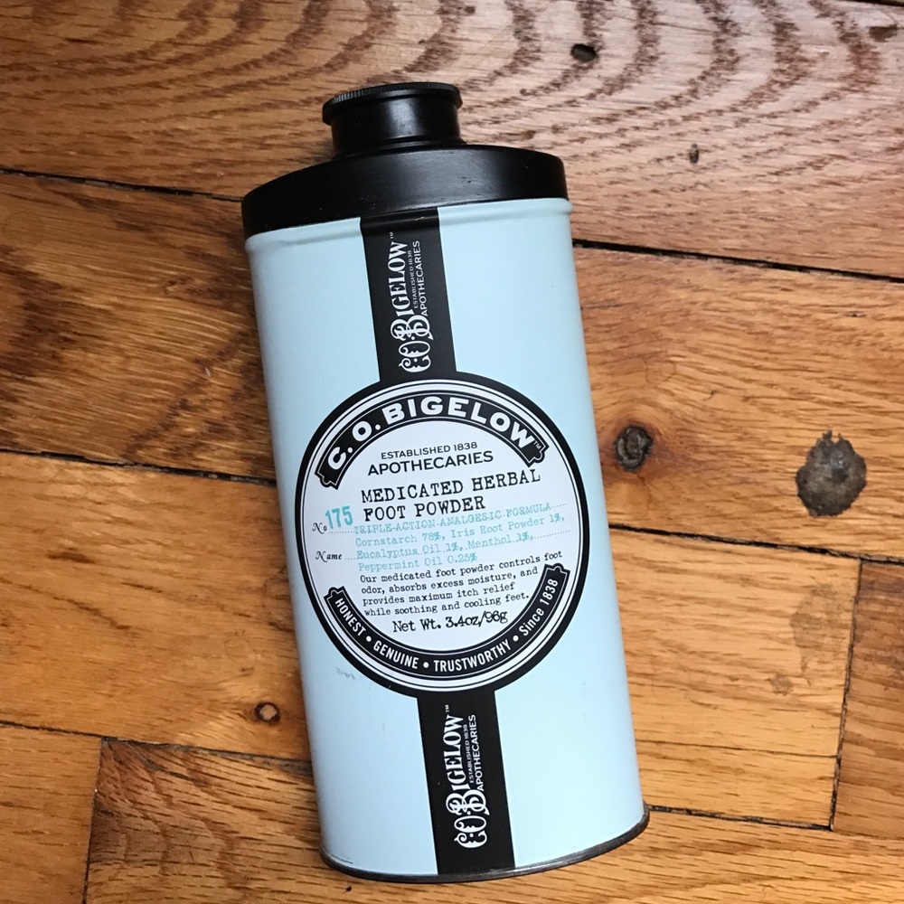 CO Bigelow Medicated Herbal Foot Powder