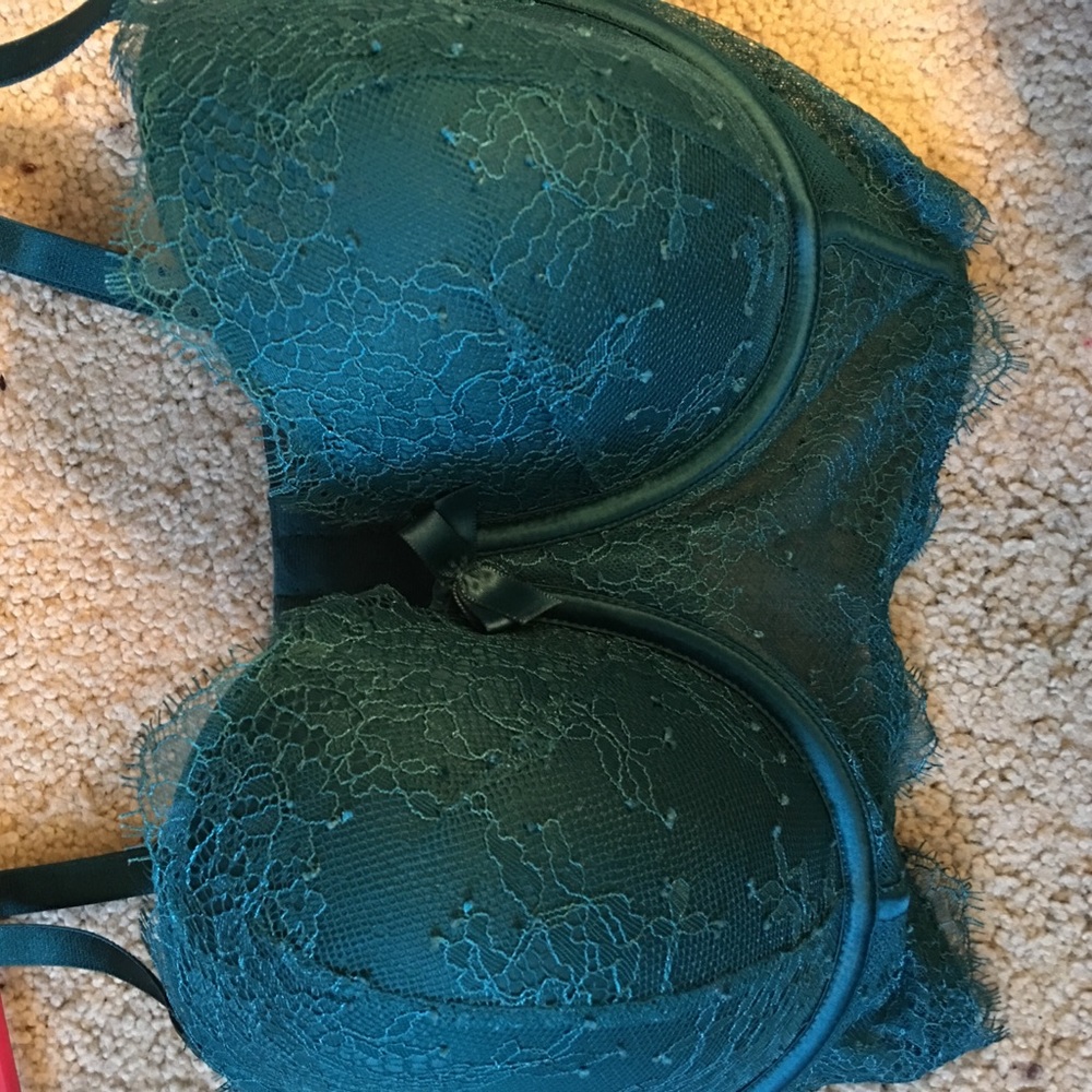 Victoria secret bralette never worn only tried on