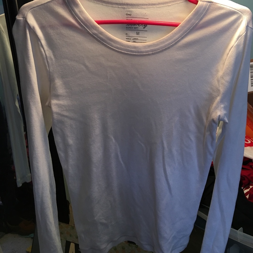 Plain white long sleeved shirt