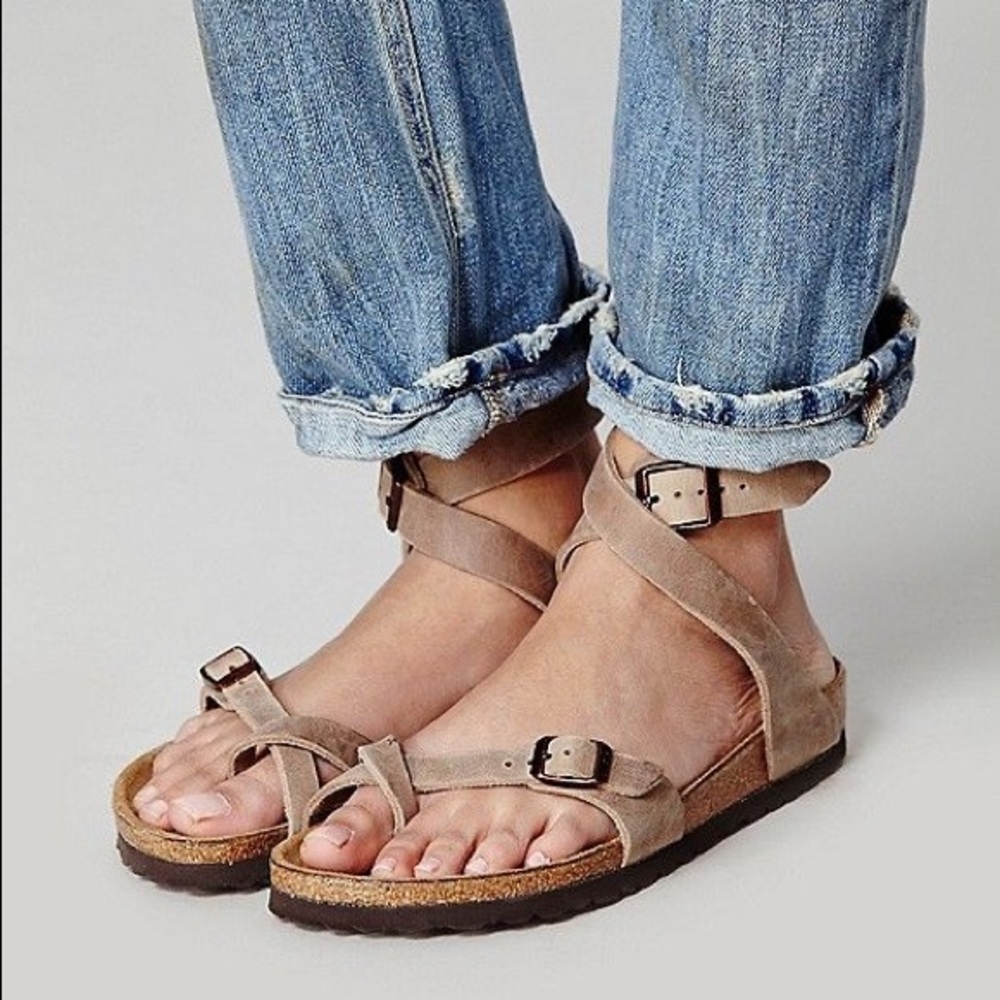 Birkenstocks Yara Leather Ankle-Strap in Tobacco