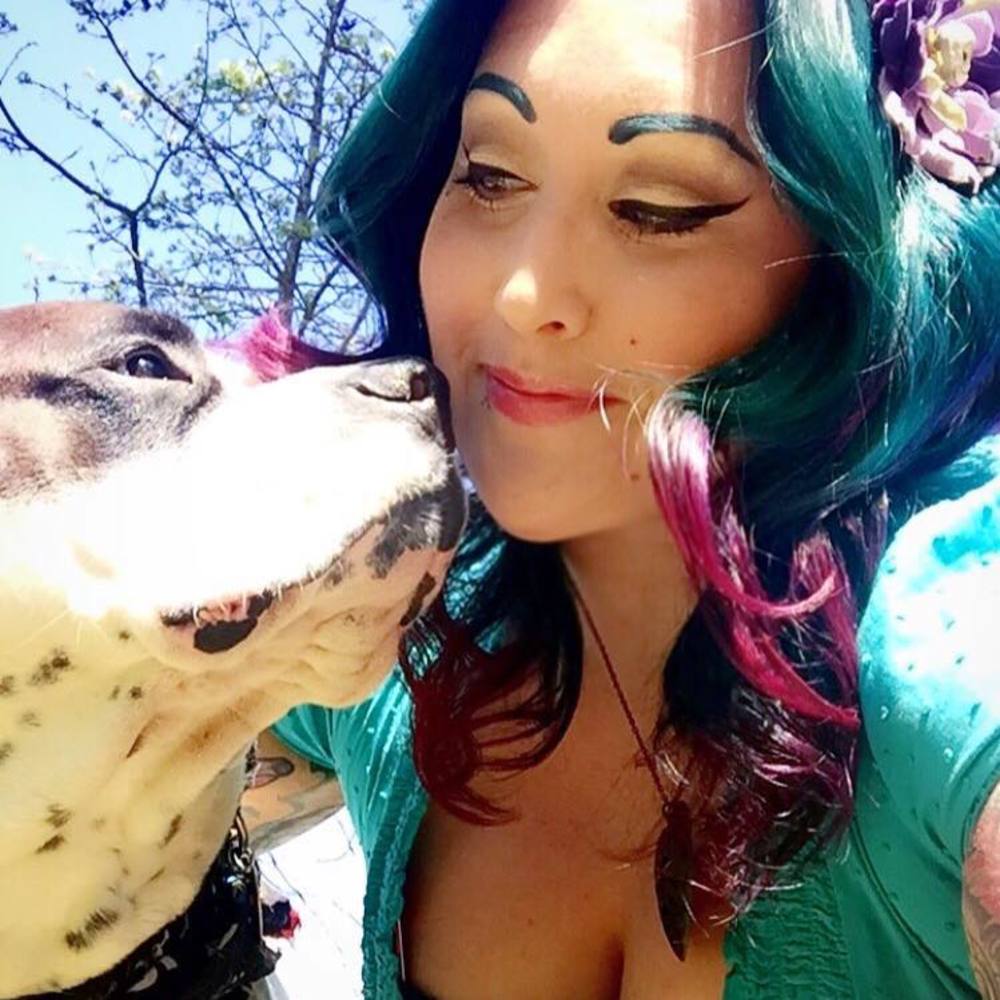 Meet your Posher, Cassandra kara