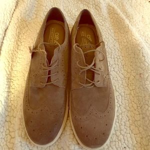 NWT Crevo Memory Foam shoes