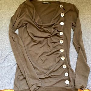 ✨Make me an offer!✨ Brown buttoned sweater