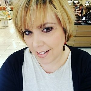 Meet your Posher, Deidre