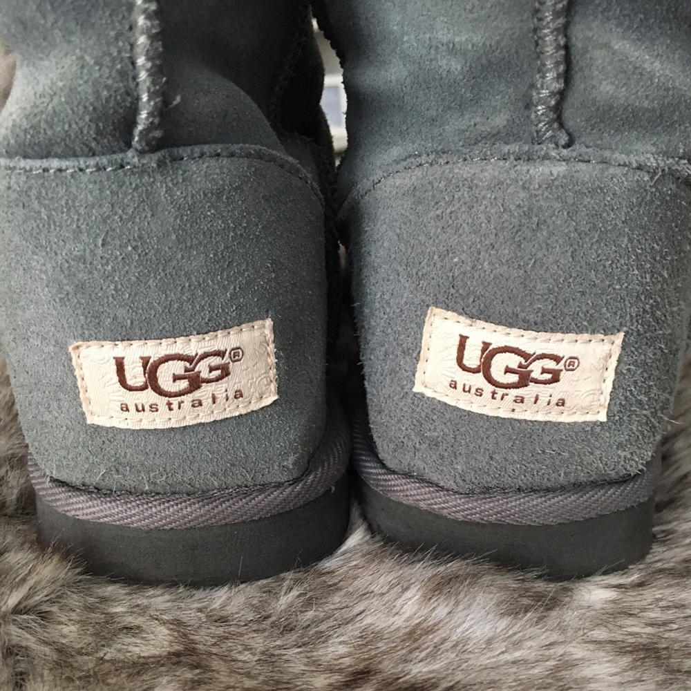 Ugg Bailey Button Boot - Gray, size 8