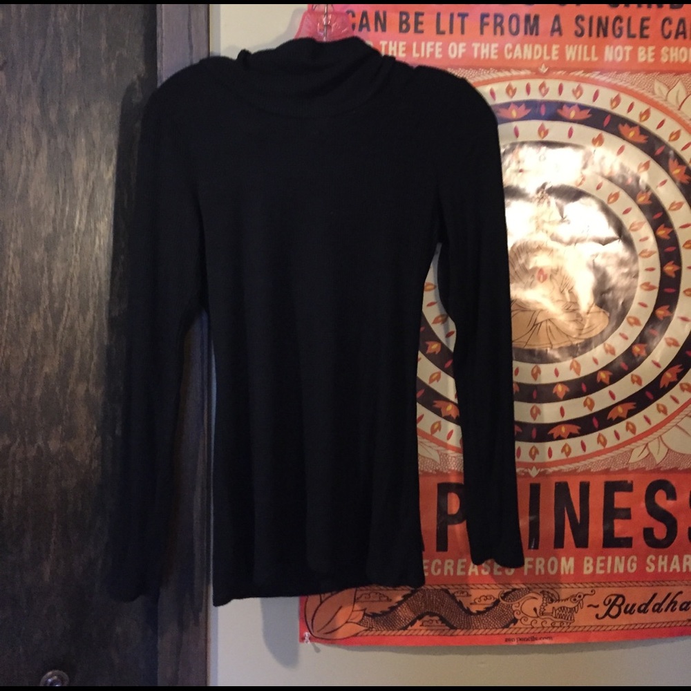 Light black weight turtle neck