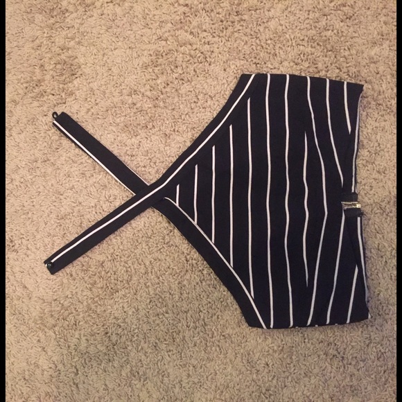 Missguided halter neck striped crop top - Picture 3 of 4