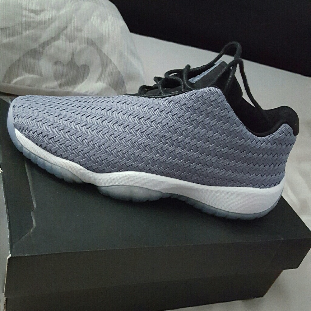 JORDANS Size 5y Cool Grey Future Lows