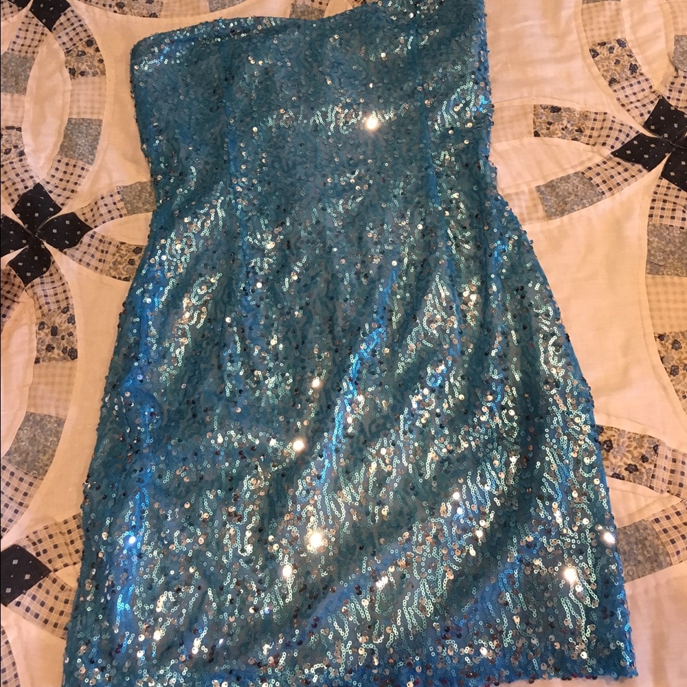 Baby blue dress