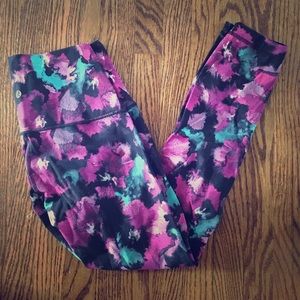 Lululemon size 8 floral high waist 7/8
