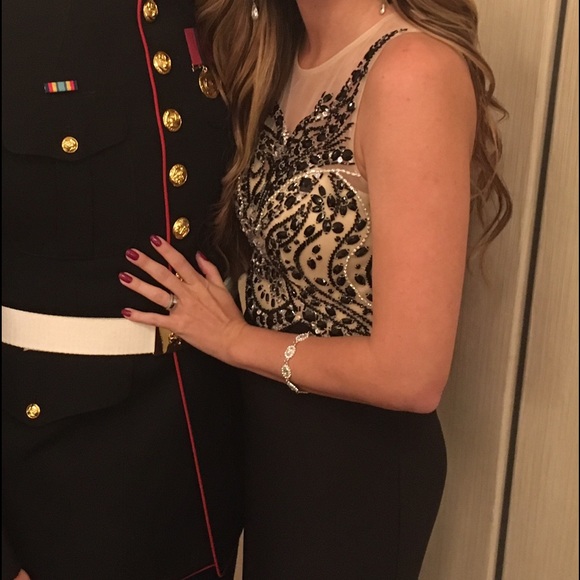 Formal dress - Picture 3 of 3