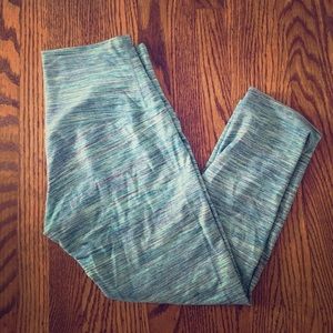 Lululemon size 8 wunder under crops