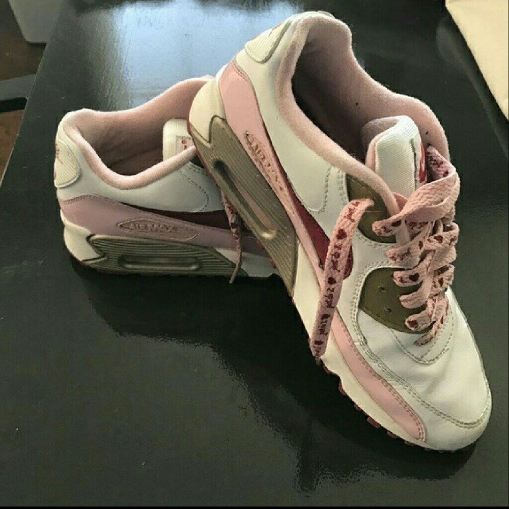 ❌ SOLD ❌ Nike Woman's Air Max Valentine's Day
