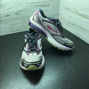 Brooks ghost running shoes sz 8.5